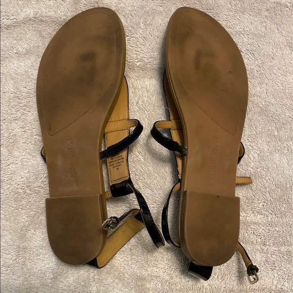 Womans sandals - Picture 3 of 3